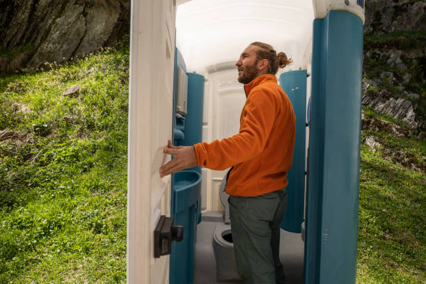 Portable Toilet Options We Offer in Simonton Lake, IN